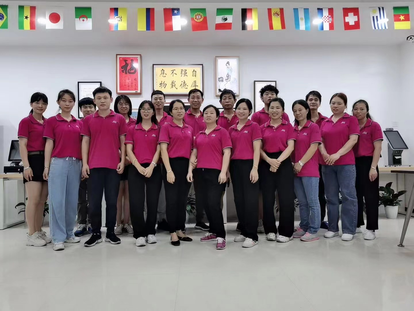 Shenzhen Sui Yi Touch Computer Co., Ltd. organiza un partido de tenis de mesa para empleados